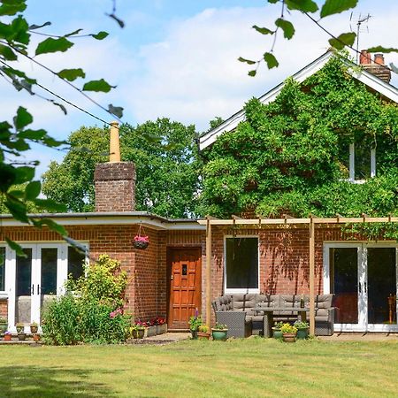 Oakdene Lodge Saint Leonards Exterior photo